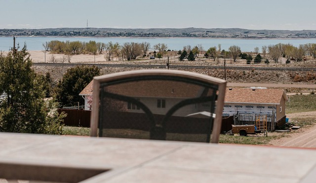 Lake McConaughy overlooking the lake! Tons of parking! Spacious 3 bed home!