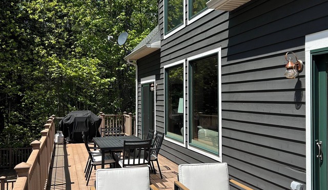 Lake Medora waterfront retreat 4.5 miles from Copper Harbor!