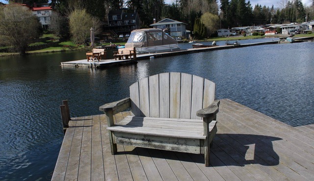 Lake Meridian Mid-Century charmer 25 mins to SEA/TAC