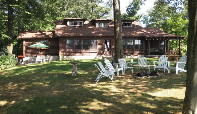Lake Michigan 1945 Log Cabin Cottage Home North Muskegon Private Sandy Beach