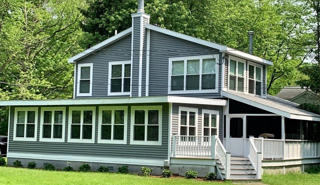 Lake Michigan Beach Is Across Street, 6 Person Hot Tub, Fire Pit, New Bathrooms