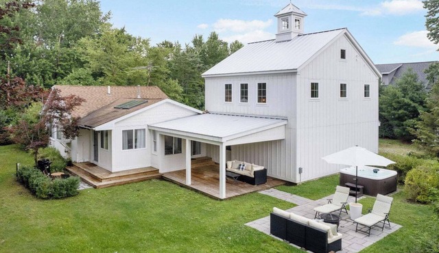 Lake Michigan Charmer! Original cottage with gorgeous new addition! New Listing!