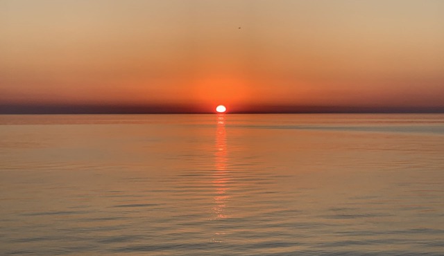 Lake Michigan Cottage - Waterfront on Sunset Bluff (The "Sage")
