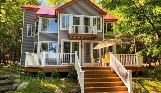 Lake Michigan craftsman beach house near Cross Village-sleeps 10