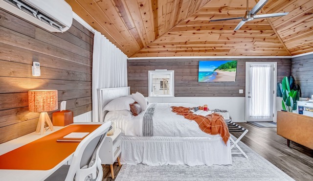 Lake Michigan Getaway for Two | King Bed | Beach Access