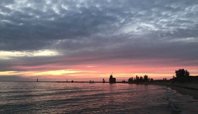 Lake Michigan is only a short 1 minute walk away!