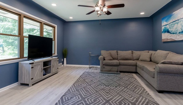 Lake Michigan Retreat – Cozy Remodeled 3BR Getaway Near Scenic Beaches!