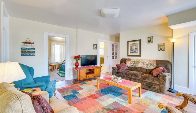 Lake Michigan Vacation Rental: 1 Block to Marina!