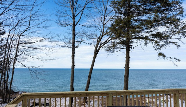 Lake Michigan Vacation Rental in Manistee - Private Beach, Hot Tub, Sleeps 14+