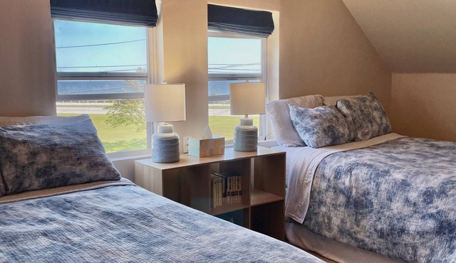 Lake Michigan views! Complimentary housekeeping with monthly stays Mar-Apr.