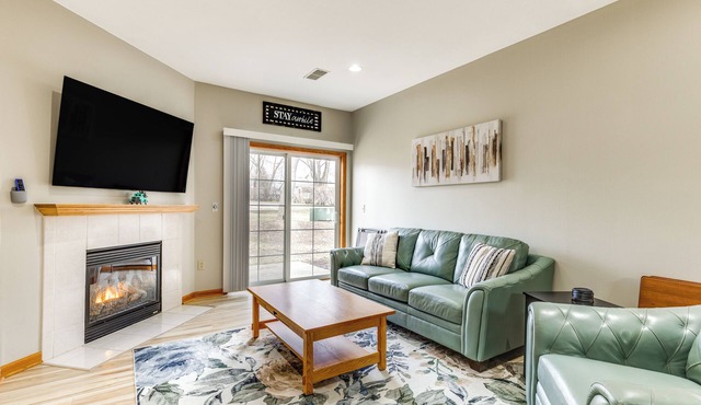 Lake Mills Retreat: 1 Mi to Beaches & Dining!