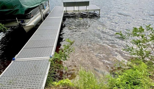Lake Minerva w/Dock bring boat on Trails