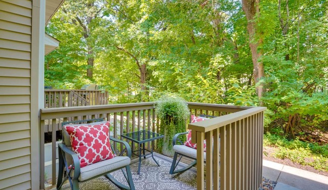 Lake Minnetonka Area Townhome Less Than 1 Mi to Boat Ramp!