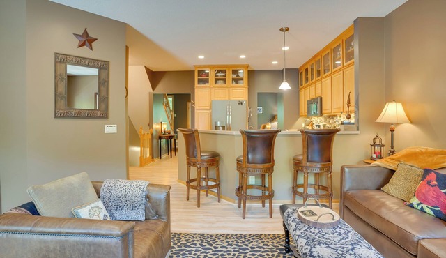 Lake Minnetonka Area Townhome < 1 Mi to Boat Ramp!