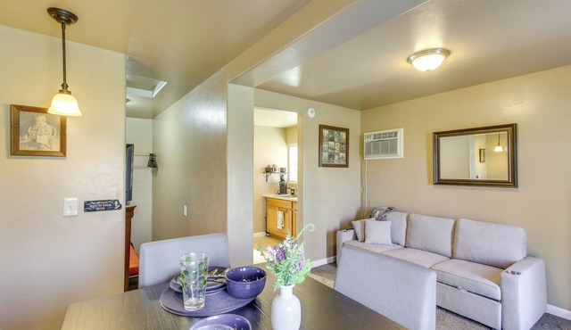 Lake & Mountain Views: Cozy California Stay