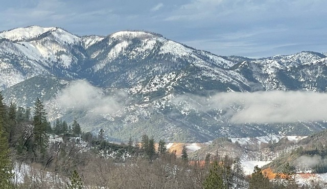 Lake + Mountain view retreat