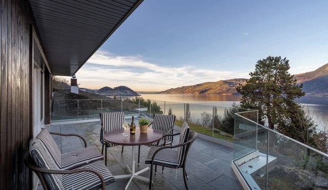 Lake & Mountain View Villa | 15min to Interlaken