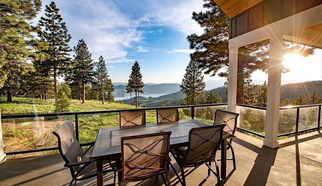 Lake+mtn views | Hot tub | Seclusion in the hills