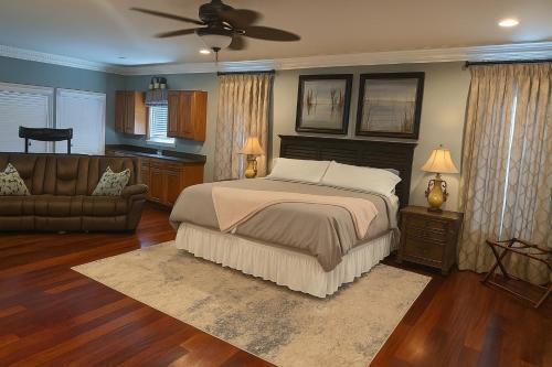 Lake Murray 4BR | Dock + Hot Tub, Gilbert