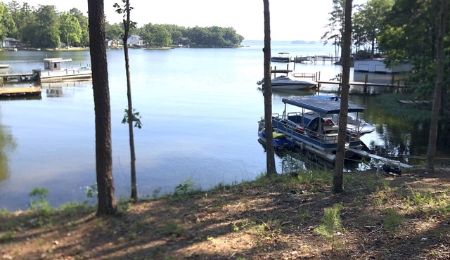 Lake Murray lakefront/lake view RV camping/boating Short forest trail to shore