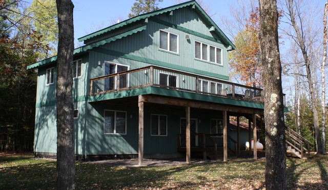 Lake Namakagon Sunrise Cove~Unwind & Reconnect. Private dock, 2 kayaks, row boat