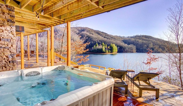 Lake Nantahala Villa w/ Lookout Deck + Dock!