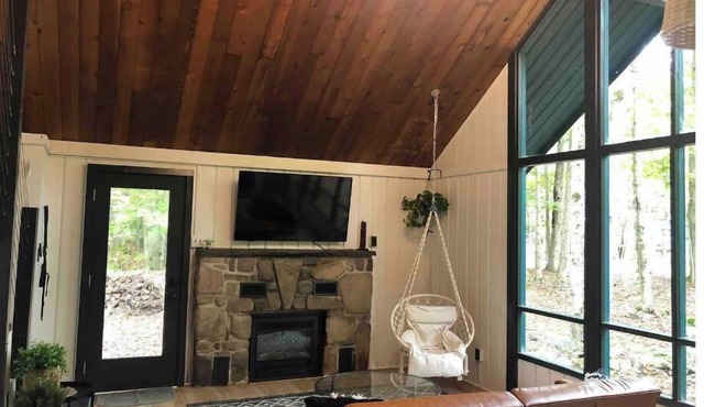 Lake Naomi Cottage - Poconos Area - Pet Friendly