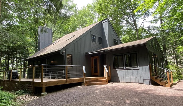 Lake Naomi ~ Poconos ~ 3BR/2BA ~ Close to Kalahari, Camelback, Jack Frost, BB