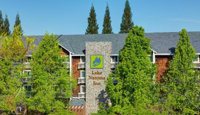 Lake Natoma Inn