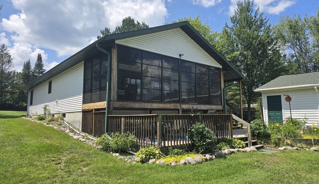Lake Nokomis Cabin-Wheelchair Accessible-Fire Pit