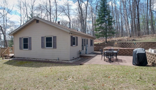 Lake Nokomis Cozy 2-Bed Getaway for Couples, Families & Outdoor Enthusiasts