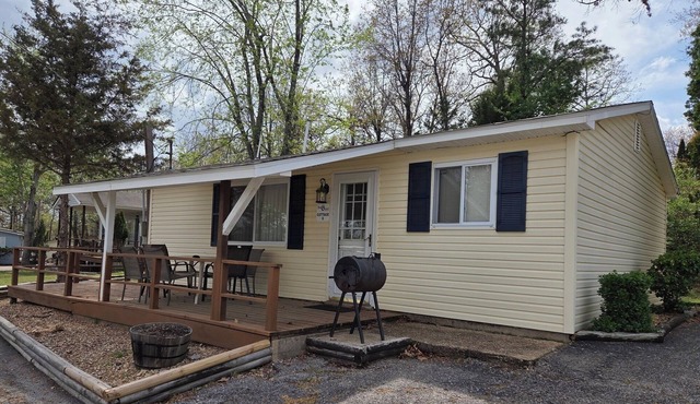 Lake Norfork Cottage #6 at Teal Point Resort with Dazzling Views of Lake Norfork/Private Lake Acc