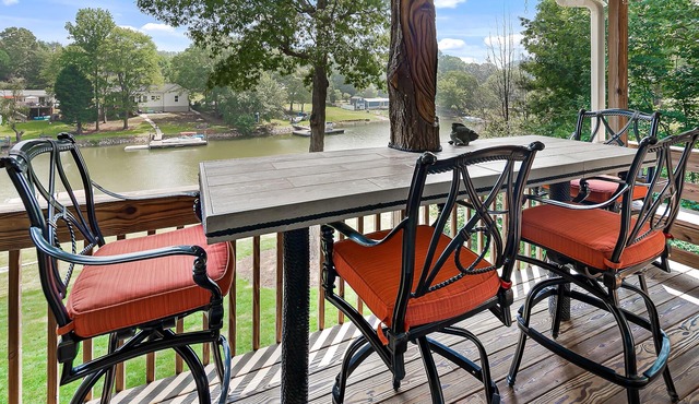 Lake Norman house in quiet neighborhood