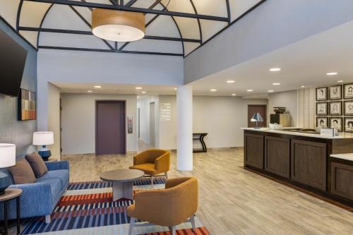 Lake Norman Inn and Suites