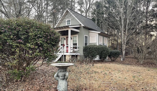 Lake Oconee Cottage with 1 Bedroom Loft