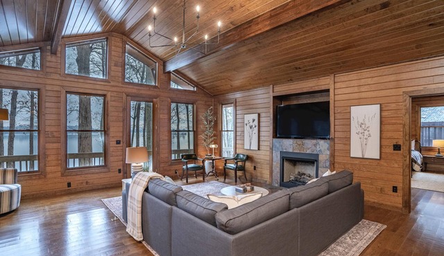 Lake Oconee Lake Front Cabin+Private Dock+Fire Pit+Fireplace+AMAZING VIEWS!