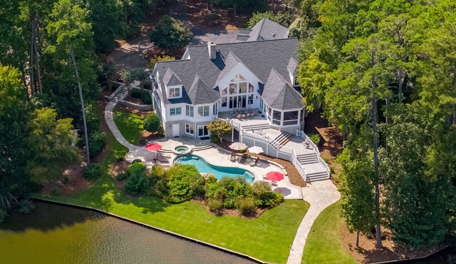 Lake Oconee Waterfront Home with pool & private dock