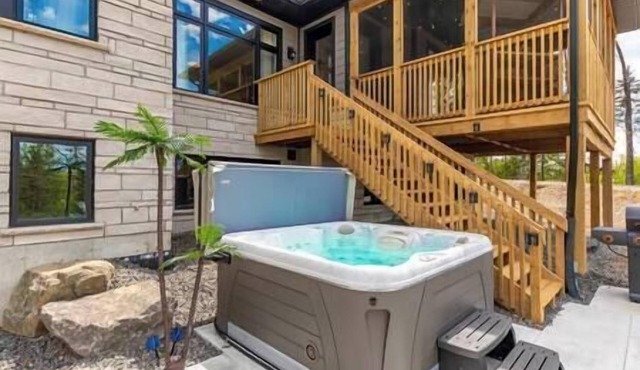 Lake of Bays Beach Resort w Hot Tub, Sauna & Games