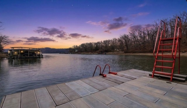 Lake of the Ozarks 3-bedroom Lakefront Escape with Private Dock. Sleeps 10.