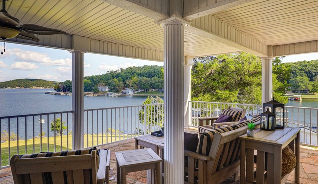 Lake of the Ozarks Haven w/Decks, Dock & Kayaks!
