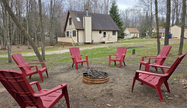 Lake of the Pines Cottage - Hot tub!