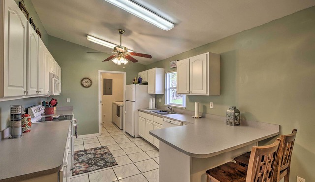 Lake Okeechobee Fishing Retreat w/Fire Pit!