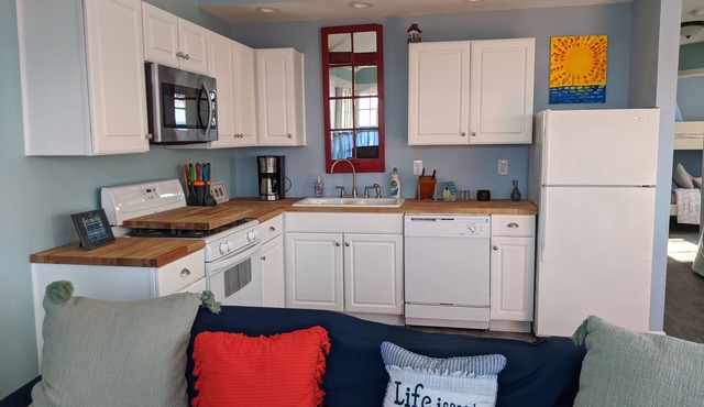 Lake Ontario 2 bedroom/2 bath - between Rochester and Niagara Falls