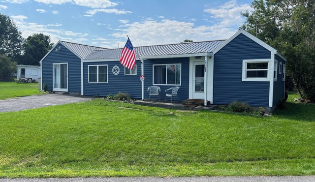 Lake Ontario getaway 30 mins from Alexandria Bay and the famous Bolt Castle.