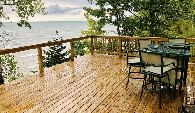 Lake Ontario Lakefront with Boat Dockage