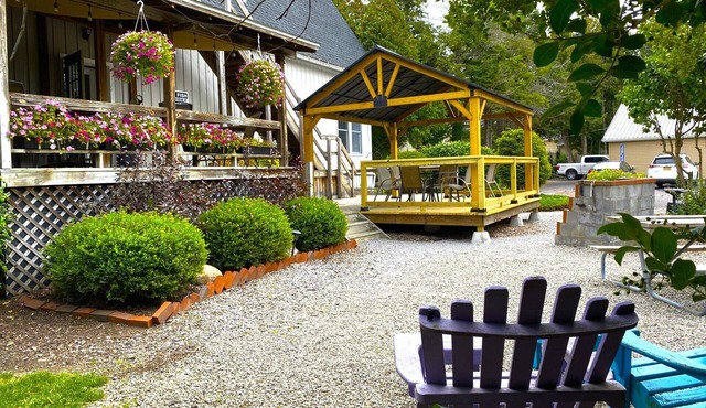 Lake Ontario Motel & Inn