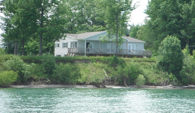 Lake Ontario Vacation Property in the Greater Niagara Region