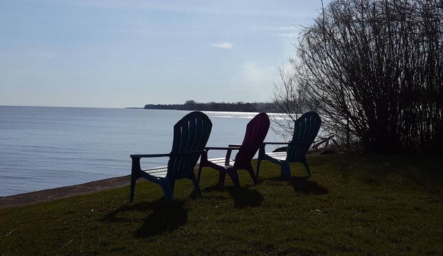 Lake Ontario waterfront home, close to Erie Canal & Niagara Falls