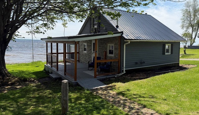 Lake Ontario Waterfront Cottage | Kayaks, Fire Pit & Peaceful Escape