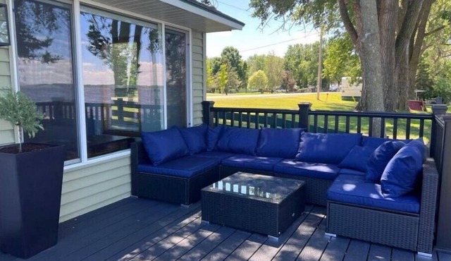 Lake Osakis Resort-|Oland Villa Two Bedrooms Lake Front| Dog Friendly| Family|